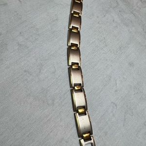 NWOT Magnetic Bracelet